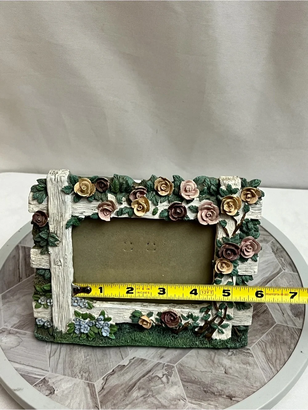 Vintage Style Rose Garden Picture Frame 5x3.5 Floral Resin Cottagecore Decor